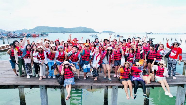 กรุ๊ปทัวร์ ดำน้ำเกาะแสมสาร 54 ท่าน ขอบคุณทุกท่าน